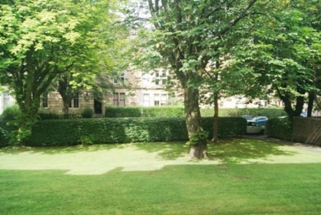  Image of 1 bedroom Flat to rent in Dirleton Place Shawlands Glasgow G41 at Shawlands Glasgow Glasgow, G41 3BH