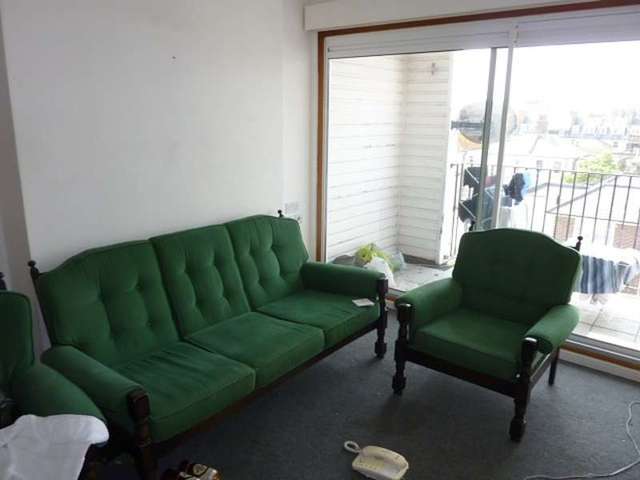  Image of 3 bedroom Flat to rent in Hyde Gardens Eastbourne BN21 at Eastbourne, BN21 4PX