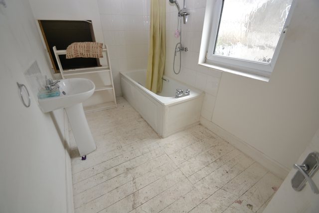  Image of 1 bedroom Flat to rent in Inglefield Avenue Heath Cardiff CF14 at Heath Cardiff Roath, CF14 3PY