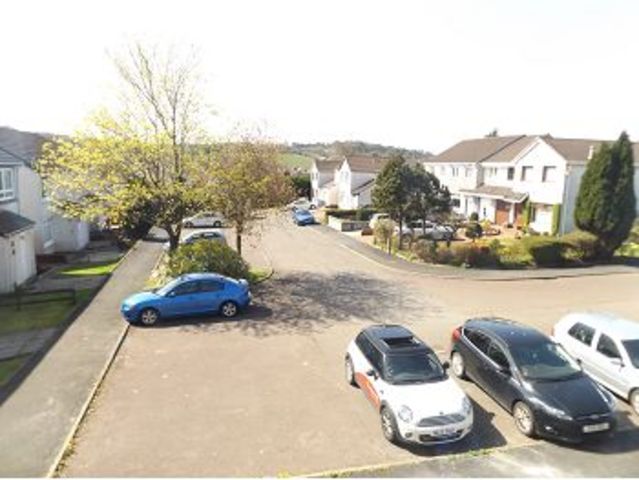  Image of 1 bedroom Flat to rent in Invergarry Place Thornliebank Glasgow G46 at Deaconsbank Glasgow Glasgow, G46 8UT