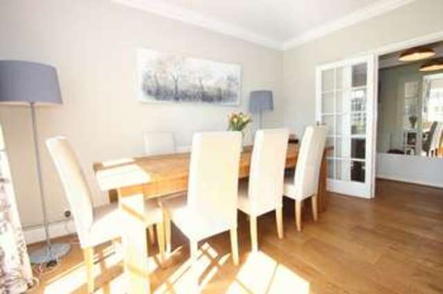  Image of 2 bedroom Flat to rent in John Spencer Square London N1 at John Spencer Square  London, N1 2LZ