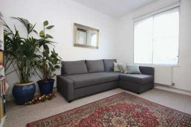  Image of 2 bedroom Flat to rent in John Spencer Square London N1 at John Spencer Square  London, N1 2LZ