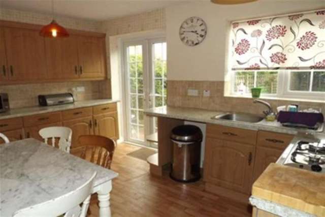  Image of 3 bedroom Detached house to rent in Jordanthorpe Green Sheffield S8 at Sheffield, S8 8DZ