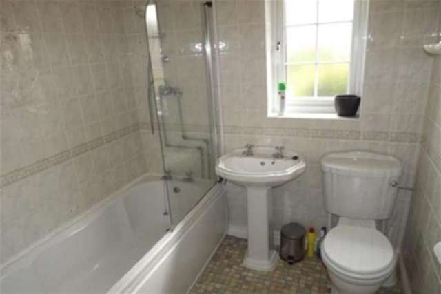  Image of 3 bedroom Detached house to rent in Jordanthorpe Green Sheffield S8 at Sheffield, S8 8DZ