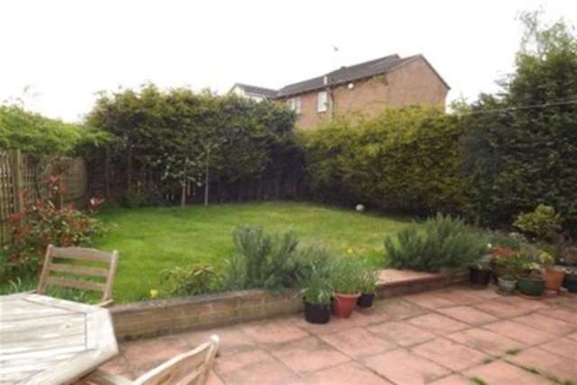  Image of 3 bedroom Detached house to rent in Jordanthorpe Green Sheffield S8 at Sheffield, S8 8DZ