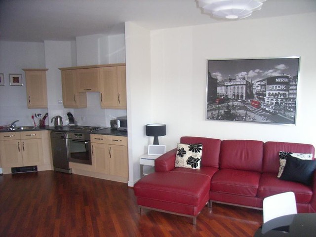  Image of 2 bedroom Apartment to rent in Kelvin Gate Bracknell RG12 at Deepfield Road Bracknell, RG12 2TG