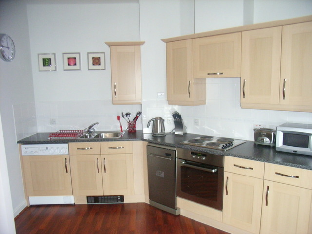  Image of 2 bedroom Apartment to rent in Kelvin Gate Bracknell RG12 at Deepfield Road Bracknell, RG12 2TG