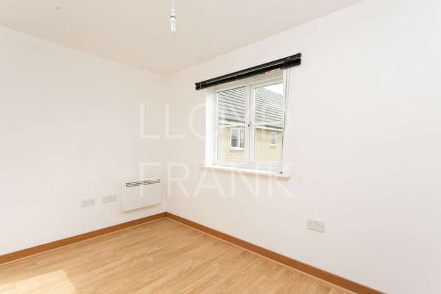  Image of 2 bedroom Apartment for sale in Kendal Purfleet RM19 at Kendal  Purfleet, RM19 1LJ