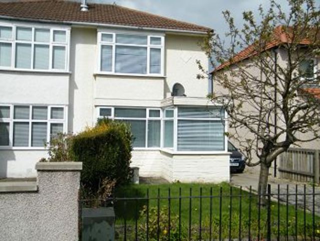  Image of 2 bedroom Semi-Detached house to rent in Kenmure Gardens Bishopbriggs Glasgow G64 at Bishopbriggs East Dunbartonshire East Dunbartonshire, G64 2BZ