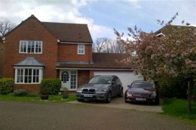  Image of 4 bedroom Detached house to rent in Canon Woods Way Kennington Ashford TN24 at Ashford, TN24 9QY