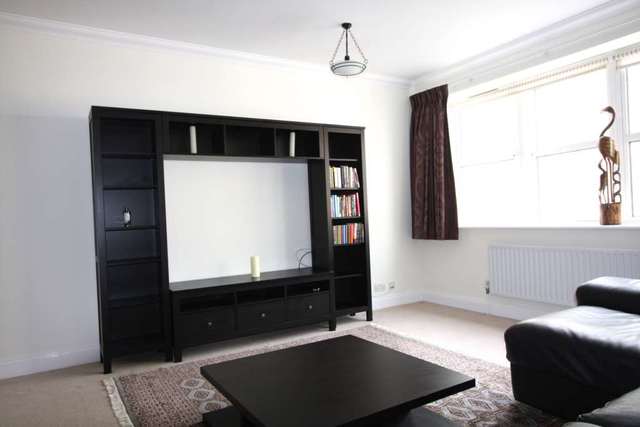  Image of 3 bedroom Apartment to rent in Kennington Lane London SE11 at Kennington Lane Kennington London, SE11 5QN