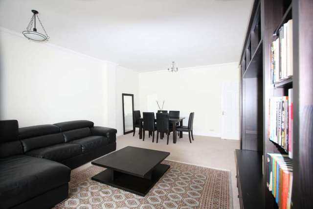  Image of 3 bedroom Apartment to rent in Kennington Lane London SE11 at Kennington Lane Kennington London, SE11 5QN