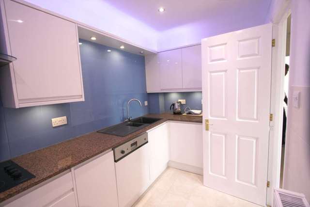  Image of 3 bedroom Apartment to rent in Kennington Lane London SE11 at Kennington Lane Kennington London, SE11 5QN