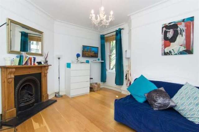  Image of 1 bedroom Flat for sale in Kensington Hall Gardens Beaumont Avenue London W14 at Beaumont Avenue London Kensington & Chelsea, W14 9LS