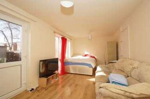  Image of 3 bedroom Terraced house to rent in Kilpeck Close Redditch B98 at Kilpeck Close Winyates East Redditch, B98 0ND