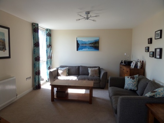  Image of 2 bedroom Flat to rent in Kimmerghame Drive Edinburgh EH4 at Crewe Toll Edinburgh Edinburgh, EH4 2GJ
