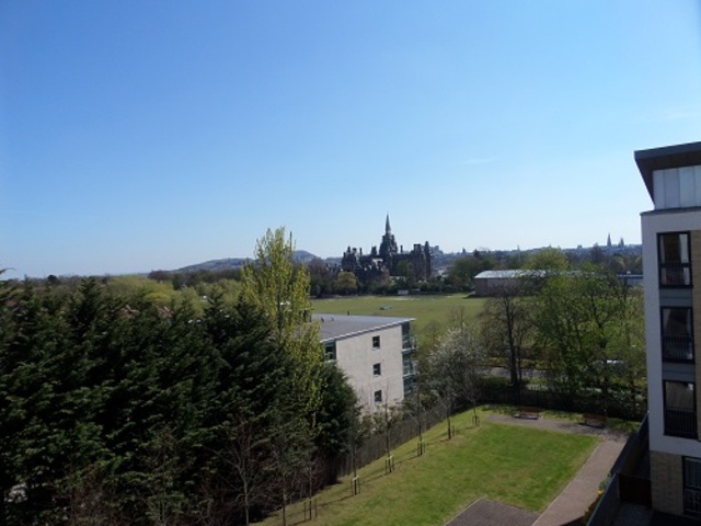  Image of 2 bedroom Flat to rent in Kimmerghame Drive Edinburgh EH4 at Crewe Toll Edinburgh Edinburgh, EH4 2GJ