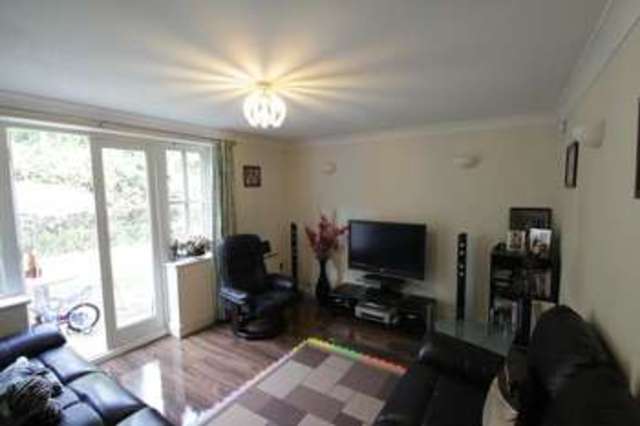  Image of 2 bedroom Apartment for sale in Vale Farm Road Horsell Woking GU21 at Vale Farm Road Woking Horsell, GU21 6DQ