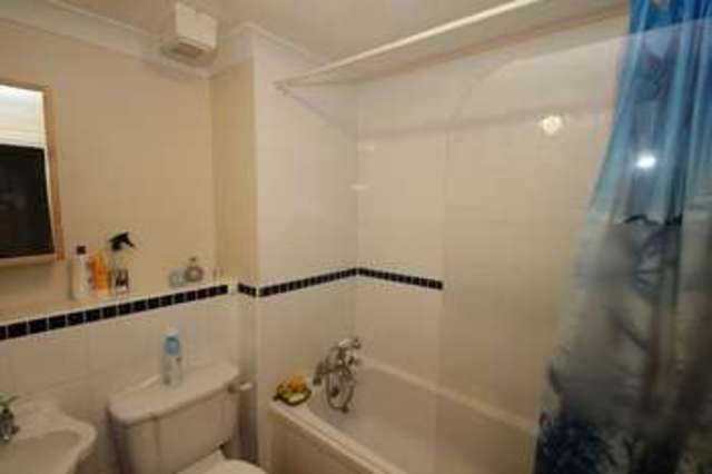 Image of 2 bedroom Apartment for sale in Vale Farm Road Horsell Woking GU21 at Vale Farm Road Woking Horsell, GU21 6DQ