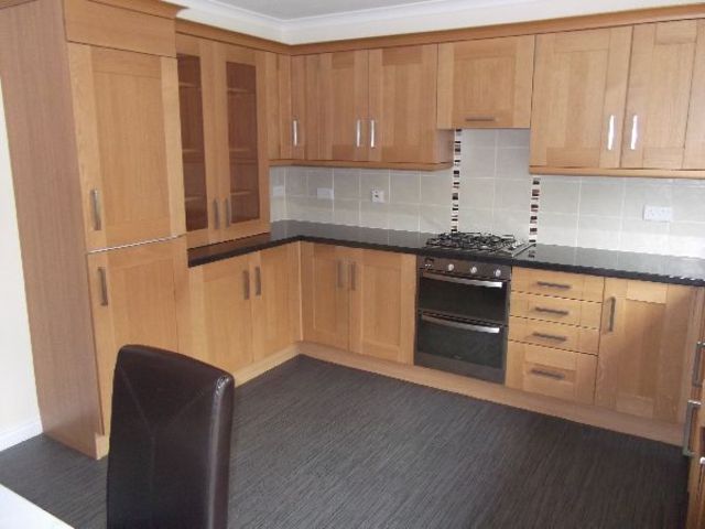  Image of 4 bedroom Town House to rent in Kings Road Elderslie Johnstone PA5 at Elderslie Elderslie Renfrewshire, PA5 9LY