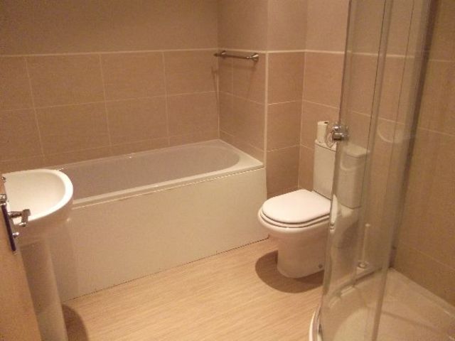  Image of 4 bedroom Town House to rent in Kings Road Elderslie Johnstone PA5 at Elderslie Elderslie Renfrewshire, PA5 9LY
