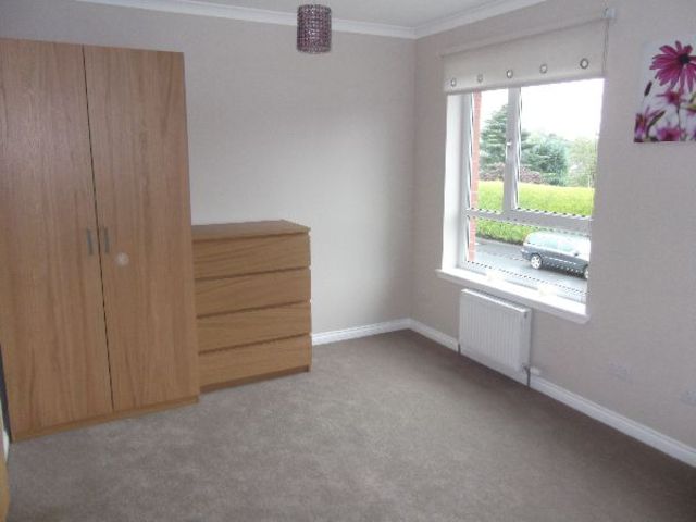  Image of 4 bedroom Town House to rent in Kings Road Elderslie Johnstone PA5 at Elderslie Elderslie Renfrewshire, PA5 9LY
