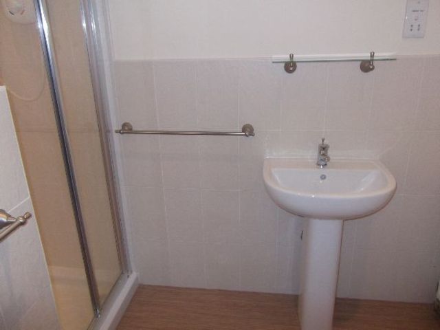  Image of 4 bedroom Town House to rent in Kings Road Elderslie Johnstone PA5 at Elderslie Elderslie Renfrewshire, PA5 9LY