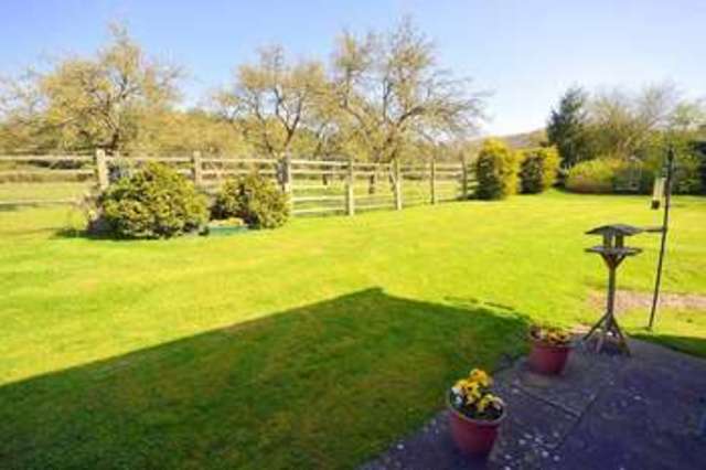  Image of 2 bedroom Retirement Property for sale in Kingsdale Court Broadway WR12 at Colletts Gardens Off Leamington Road Broadway, WR12 7BL
