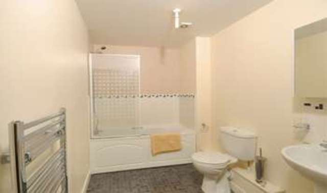  Image of 2 bedroom Flat for sale in Hockley Road Rayleigh SS6 at Hockley Road  Rayleigh, SS6 8GJ