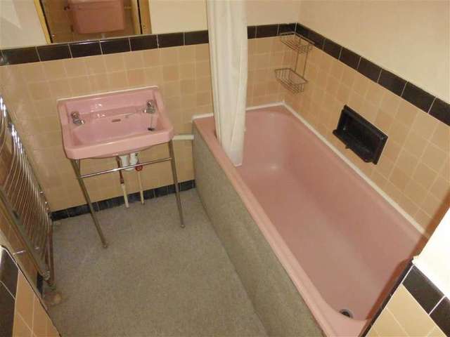  Image of 1 bedroom Apartment for sale in Kingsway Hove BN3 at Hove East Sussex Hove, BN3 4FD
