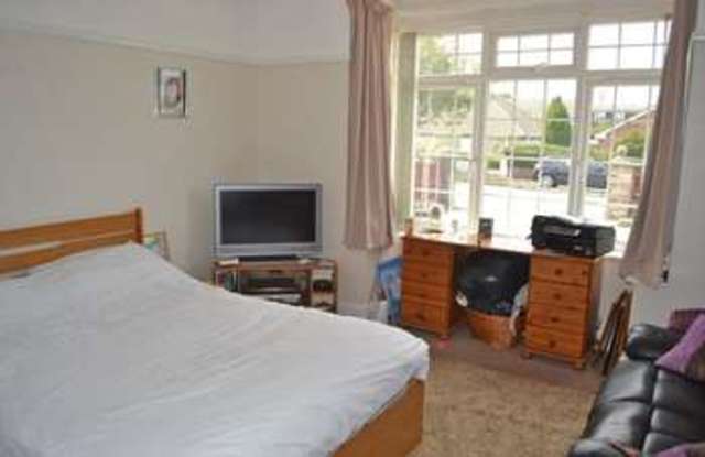  Image of 5 bedroom Detached house for sale in Kinson Road Bournemouth BH10 at Kinson Road Kinson Bournemouth, BH10 5EX
