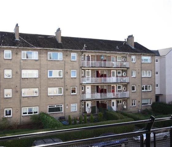  Image of 3 bedroom Flat to rent in Kirkoswald Road Glasgow G43 at Mansewood Glasgow Glasgow, G43 2YH