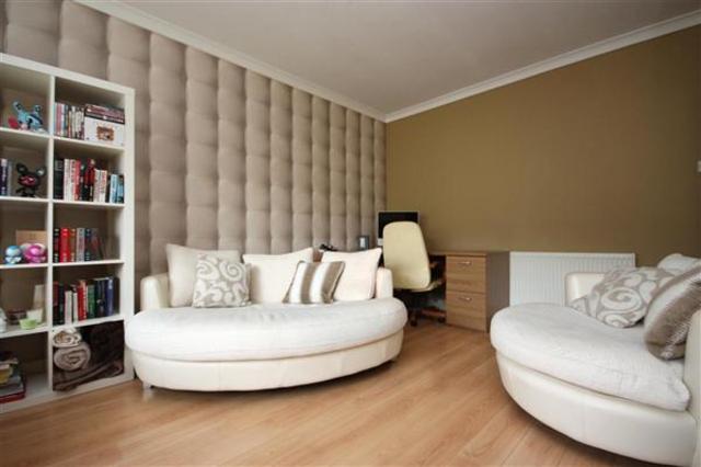  Image of 3 bedroom Flat to rent in Kirkoswald Road Glasgow G43 at Mansewood Glasgow Glasgow, G43 2YH