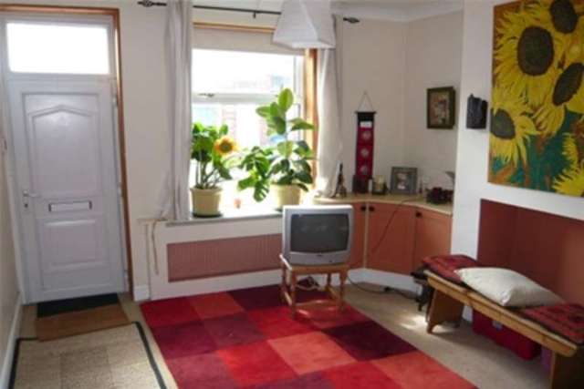  Image of 2 bedroom Terraced house to rent in Kitchener Street York YO31 at York, YO31 8SA