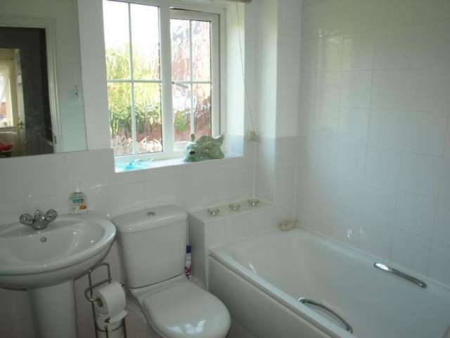  Image of 2 bedroom End of Terrace for sale in Knightwood Close Farnborough GU14 at Knightwood Close  Farnborough, GU14 6HS