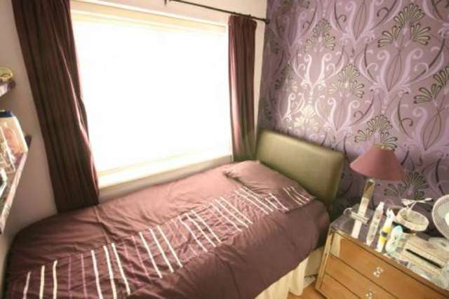  Image of 4 bedroom Detached house for sale in Little Sutton Lane Slough SL3 at Langley, SL3 8AN