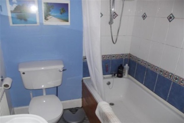  Image of 1 bedroom Flat to rent in Lansdowne Crescent Glasgow G20 at Kelvinbridge Glasgow Glasgow, G20 6NH