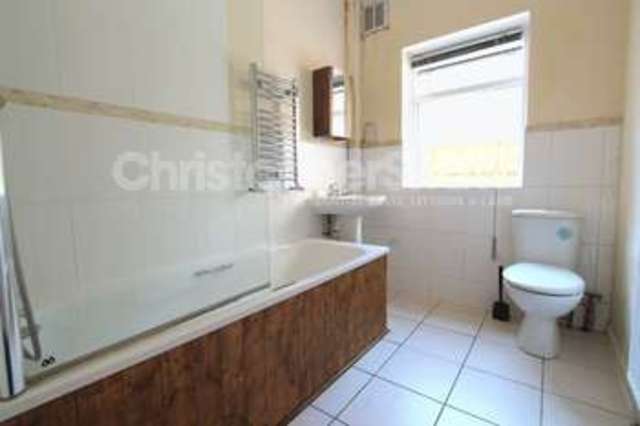  Image of 1 bedroom Flat to rent in Lansdowne Road Bournemouth BH1 at Lansdowne Road  Bournemouth, BH1 1RJ