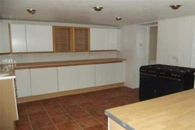  Image of 6 bedroom Detached house to rent in Laurel Drive Uphill Weston-super-Mare BS23 at Weston-super-Mare, BS23 4SN
