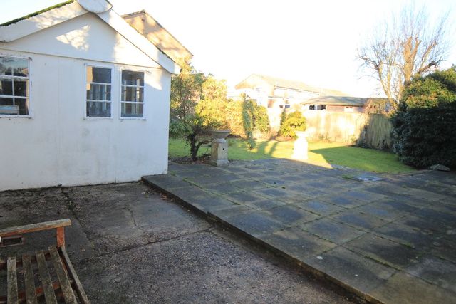  Image of 3 bedroom Bungalow for sale in Lea Road Blackfield Southampton SO45 at Langley, Southampton, SO45 1YW