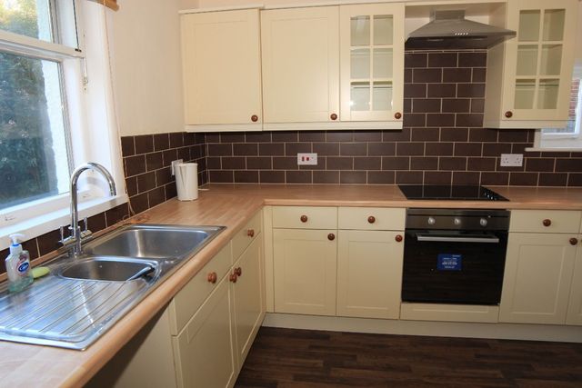  Image of 3 bedroom Bungalow for sale in Lea Road Blackfield Southampton SO45 at Langley, Southampton, SO45 1YW