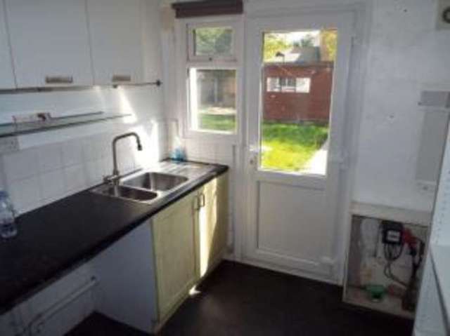  Image of 2 bedroom Bungalow for sale in Tudor Gardens Leigh-on-Sea SS9 at Leigh-on-Sea Essex Eastwood, SS9 3AF
