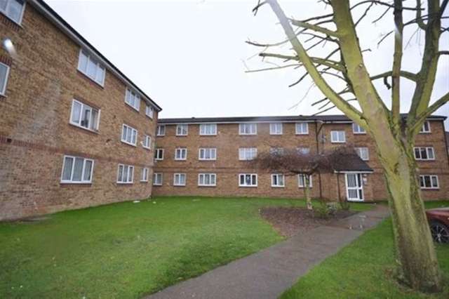  Image of 2 bedroom Flat to rent in Liden Close London E17 at London, E17 8HQ