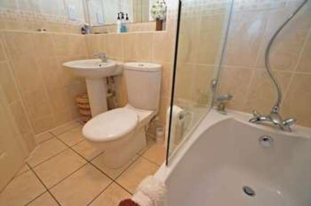  Image of 2 bedroom Flat for sale in Linden Road Clevedon BS21 at 1 Linden Road  Clevedon, BS21 7SL