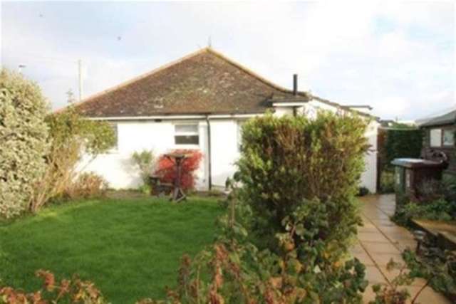  Image of 3 bedroom Bungalow to rent in Courtwick Road Wick Littlehampton BN17 at Littlehampton, BN17 7NE