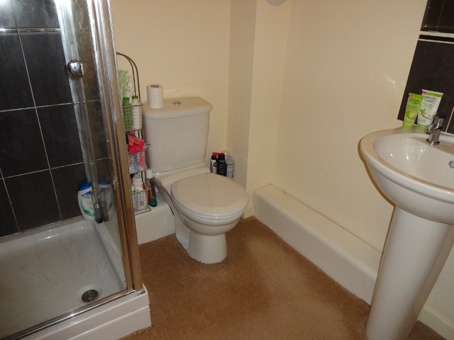  Image of 2 bedroom Flat to rent in Lloyd Street Rutherglen Glasgow G73 at Rutherglen Glasgow Glasgow, G73 1NR