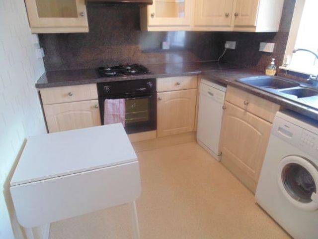  Image of 2 bedroom Flat to rent in Loch Road Bridge of Weir PA11 at Bridge of Weir Bridge of Weir Renfrewshire, PA11 3ND