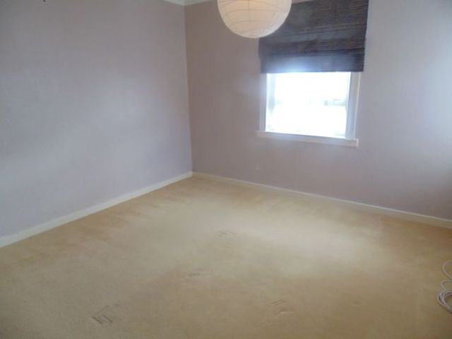  Image of 2 bedroom Flat to rent in Loch Road Bridge of Weir PA11 at Bridge of Weir Bridge of Weir Renfrewshire, PA11 3ND
