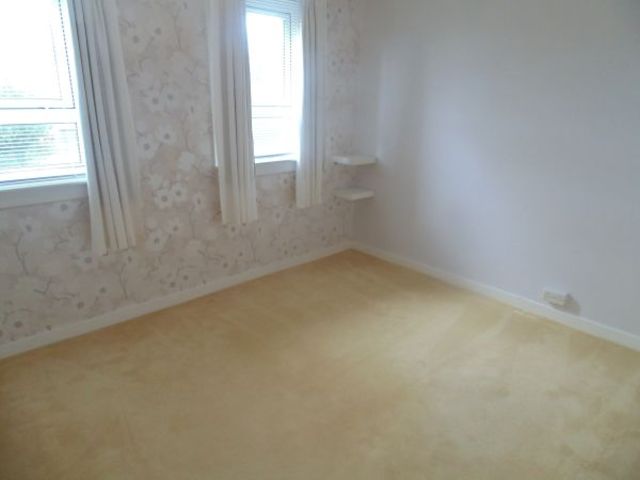  Image of 2 bedroom Flat to rent in Loch Road Bridge of Weir PA11 at Bridge of Weir Bridge of Weir Renfrewshire, PA11 3ND