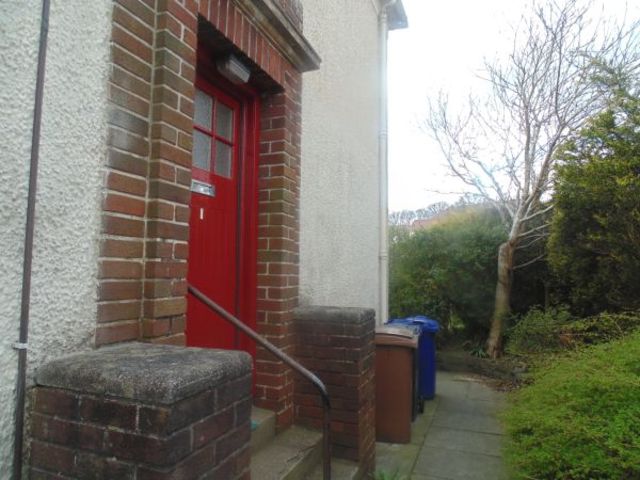  Image of 2 bedroom Flat to rent in Loch Road Bridge of Weir PA11 at Bridge of Weir Bridge of Weir Renfrewshire, PA11 3ND